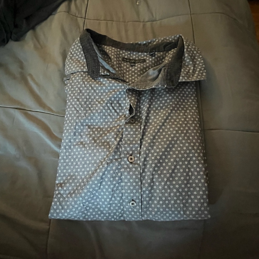 Men's Short Sleeve SYNRGY BUTTON DOWN